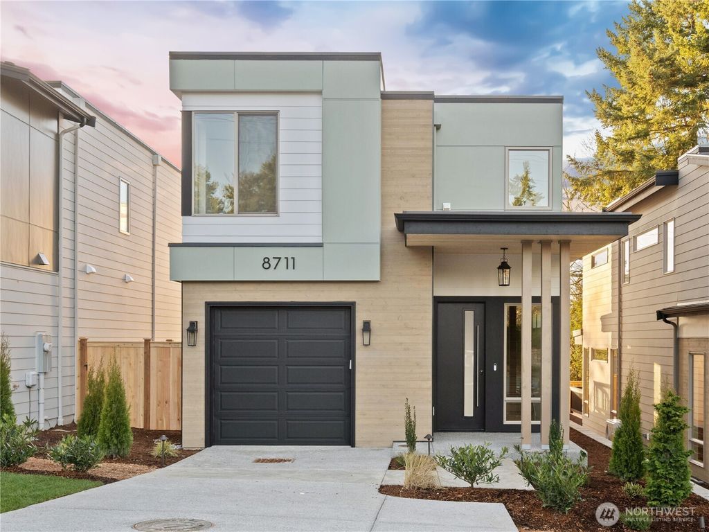 8711 126th Avenue NE, Kirkland, WA 98033