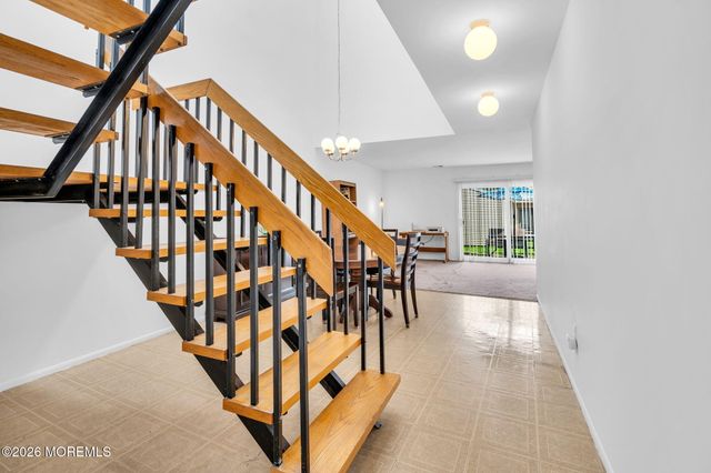 7 Joyce Court, Tinton Falls, NJ 07724