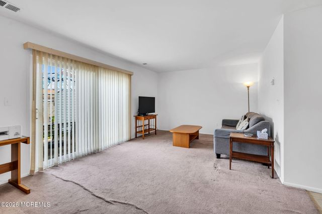 7 Joyce Court, Tinton Falls, NJ 07724