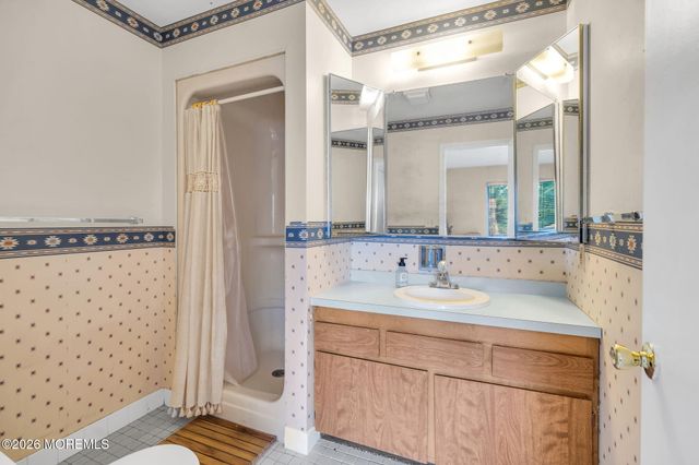 7 Joyce Court, Tinton Falls, NJ 07724