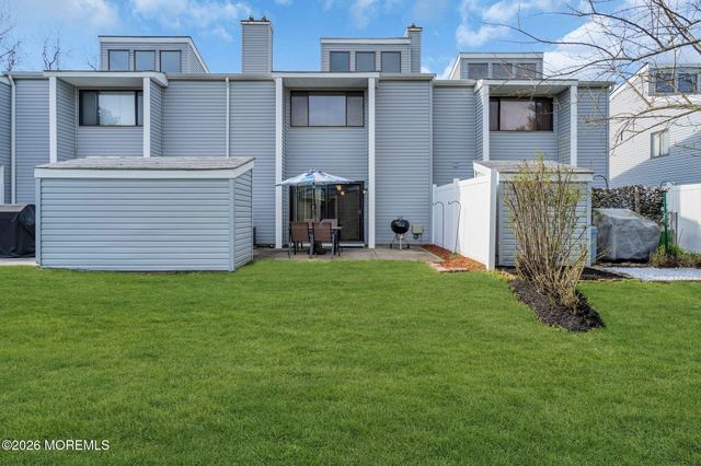 7 Joyce Court, Tinton Falls, NJ 07724