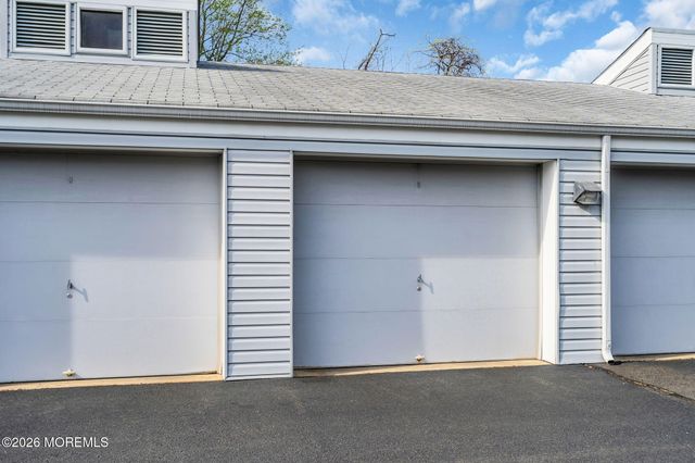 7 Joyce Court, Tinton Falls, NJ 07724