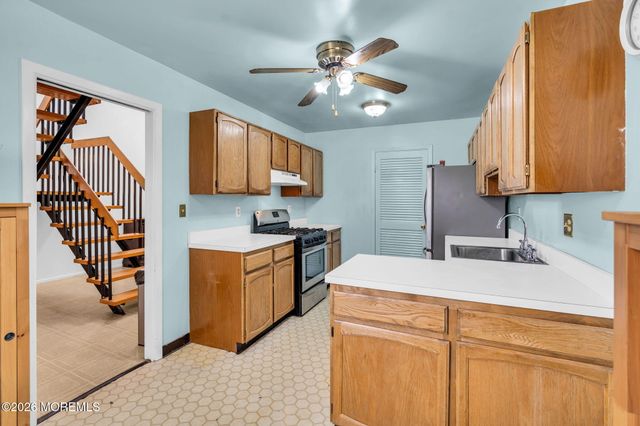7 Joyce Court, Tinton Falls, NJ 07724