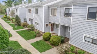 7 Joyce Court, Tinton Falls, NJ 07724