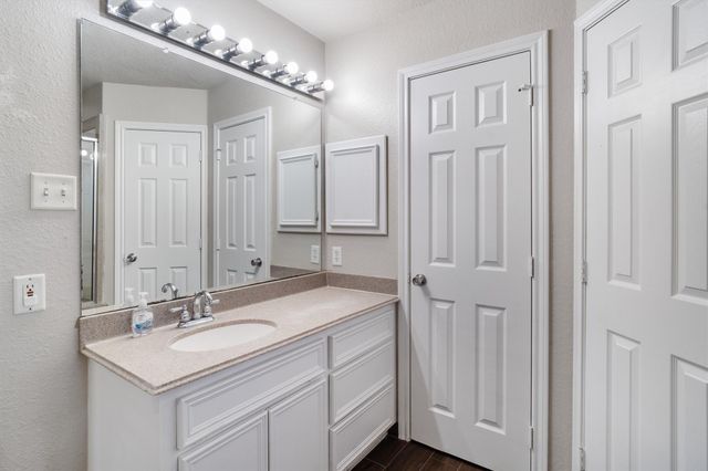 11731 Santa Fe Trail, Santa Fe, TX 77510