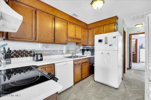1907 N Shore Drive, Surf City, NC 28445