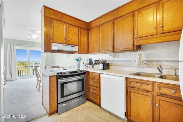 1907 N Shore Drive, Surf City, NC 28445