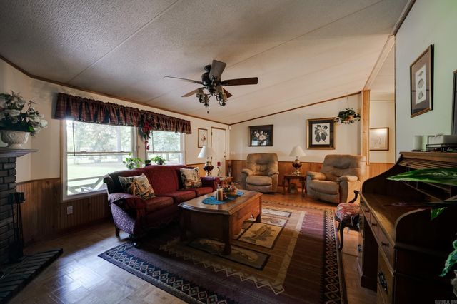 27 Norman Ln, Conway, AR 72032