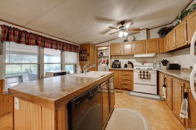 27 Norman Ln, Conway, AR 72032