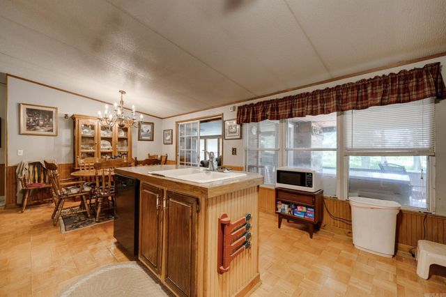 27 Norman Ln, Conway, AR 72032