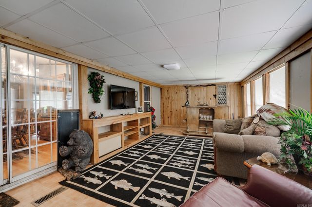 27 Norman Ln, Conway, AR 72032