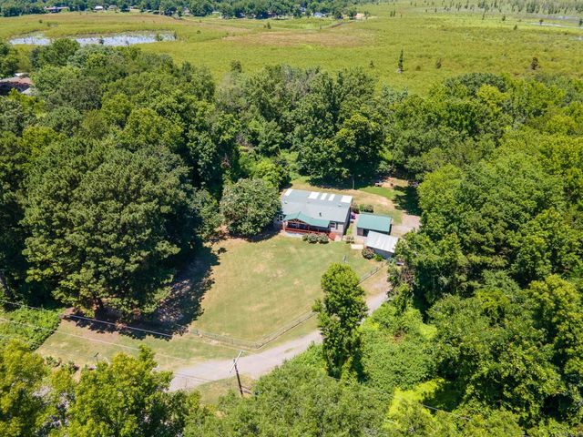 27 Norman Ln, Conway, AR 72032