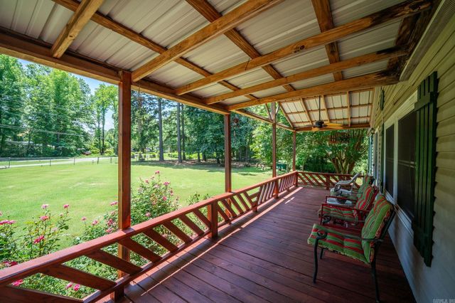 27 Norman Ln, Conway, AR 72032