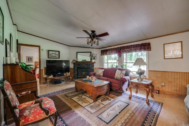 27 Norman Ln, Conway, AR 72032