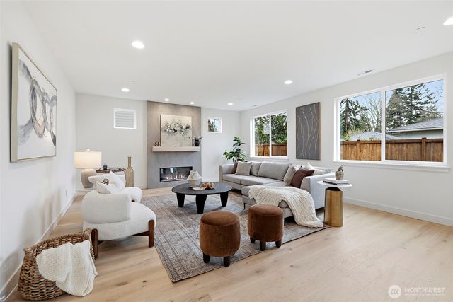 23706 84th Avenue W, Edmonds, WA 98026