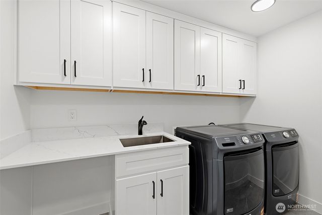 23706 84th Avenue W, Edmonds, WA 98026