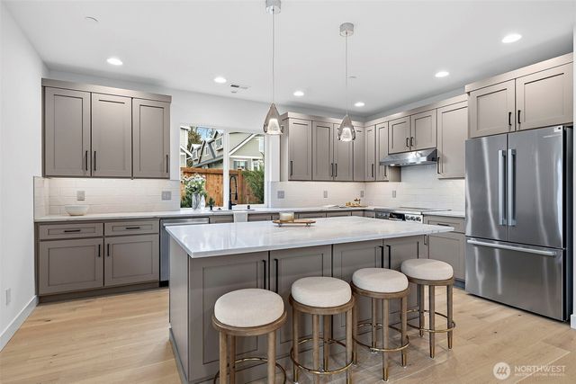 23706 84th Avenue W, Edmonds, WA 98026