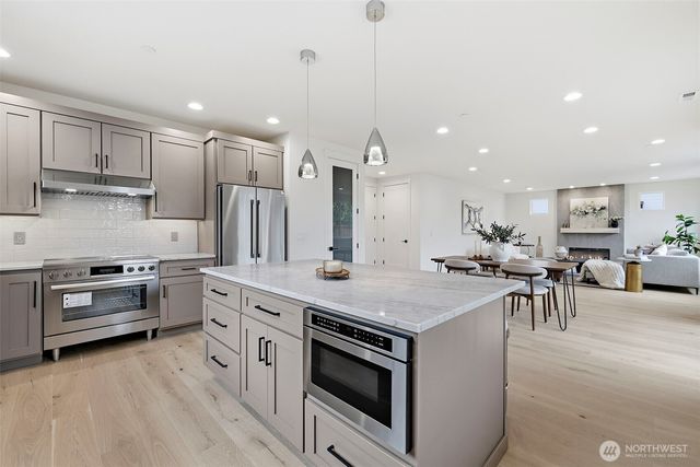 23706 84th Avenue W, Edmonds, WA 98026