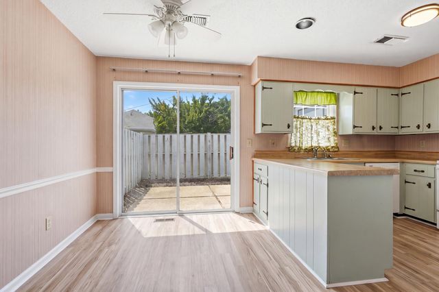 405 13th Ave S Apt M, Myrtle Beach, SC 29577