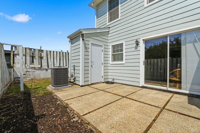405 13th Ave S Apt M, Myrtle Beach, SC 29577