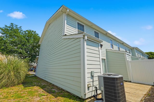 405 13th Ave S Apt M, Myrtle Beach, SC 29577