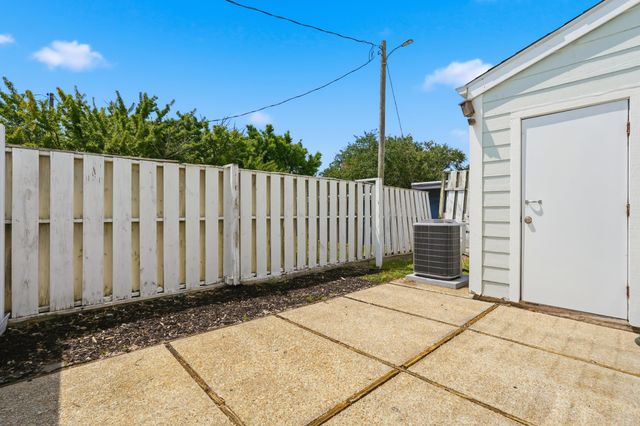 405 13th Ave S Apt M, Myrtle Beach, SC 29577