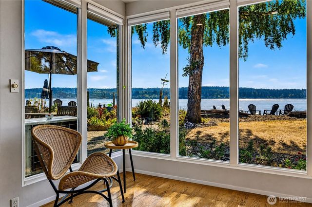 78 Point Fosdick Drive NW, Gig Harbor, WA 98335