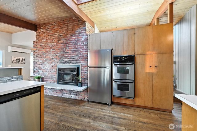 78 Point Fosdick Drive NW, Gig Harbor, WA 98335