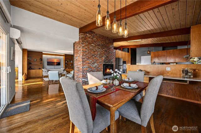 78 Point Fosdick Drive NW, Gig Harbor, WA 98335