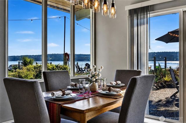 78 Point Fosdick Drive NW, Gig Harbor, WA 98335