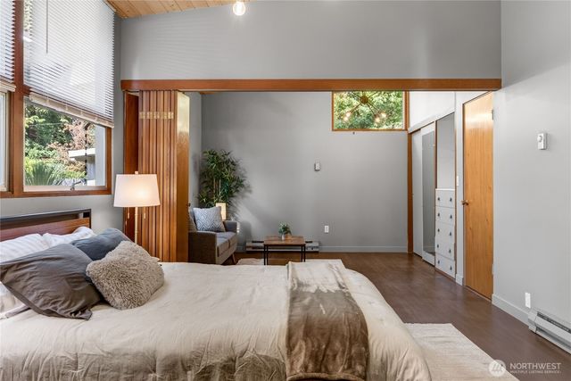 78 Point Fosdick Drive NW, Gig Harbor, WA 98335