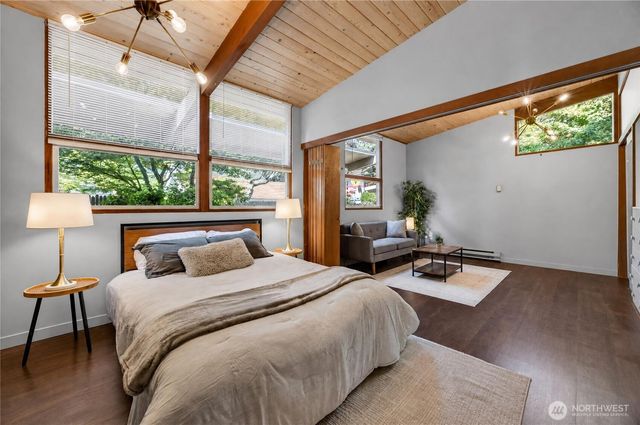78 Point Fosdick Drive NW, Gig Harbor, WA 98335
