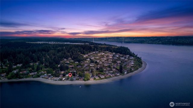 78 Point Fosdick Drive NW, Gig Harbor, WA 98335