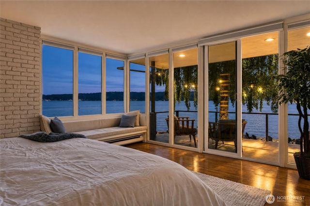 78 Point Fosdick Drive NW, Gig Harbor, WA 98335