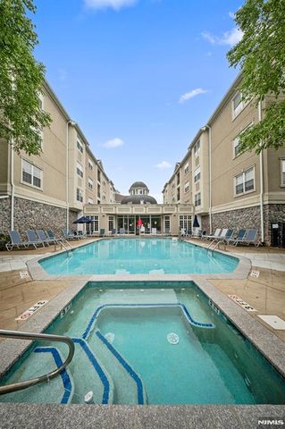 9203 Ravenscroft Road, Clifton, NJ 07013