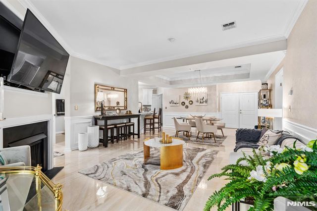 9203 Ravenscroft Road, Clifton, NJ 07013