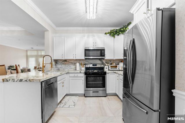9203 Ravenscroft Road, Clifton, NJ 07013
