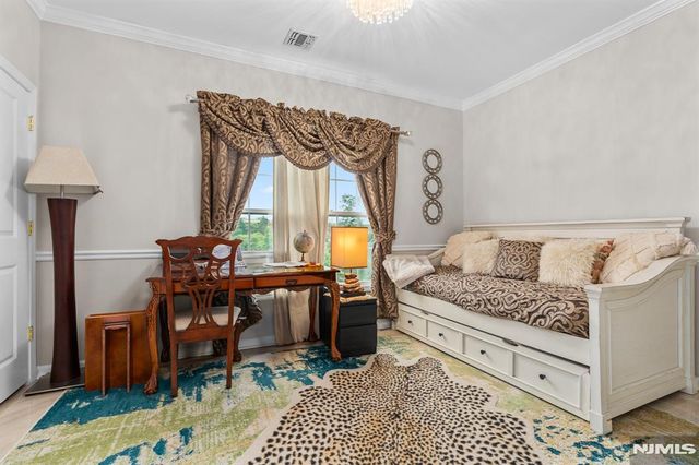 9203 Ravenscroft Road, Clifton, NJ 07013
