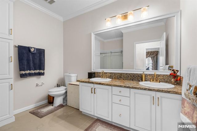 9203 Ravenscroft Road, Clifton, NJ 07013