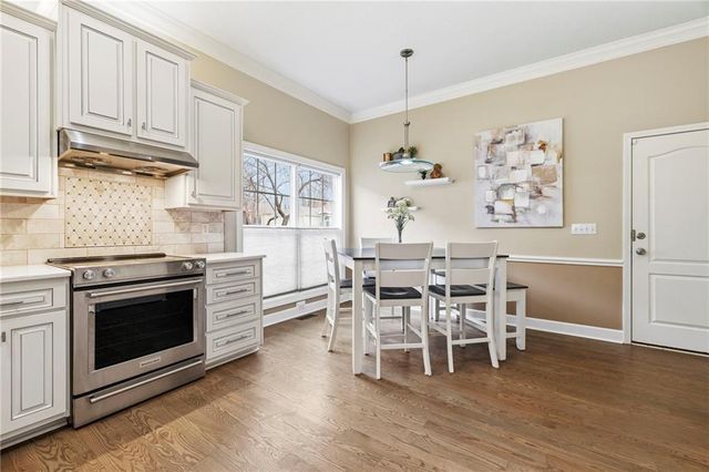 15707 Marty Lane, Overland Park, KS 66223