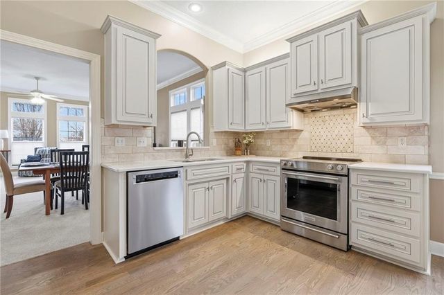 15707 Marty Lane, Overland Park, KS 66223