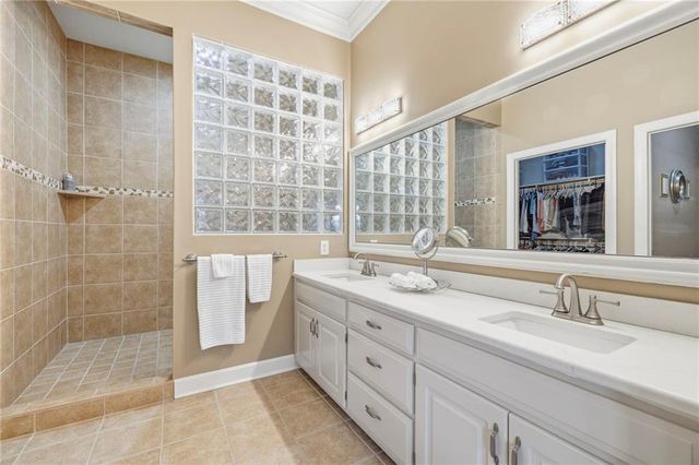 15707 Marty Lane, Overland Park, KS 66223