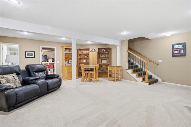 15707 Marty Lane, Overland Park, KS 66223