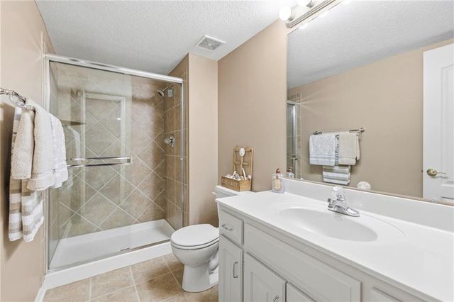 15707 Marty Lane, Overland Park, KS 66223