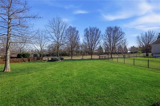 15707 Marty Lane, Overland Park, KS 66223