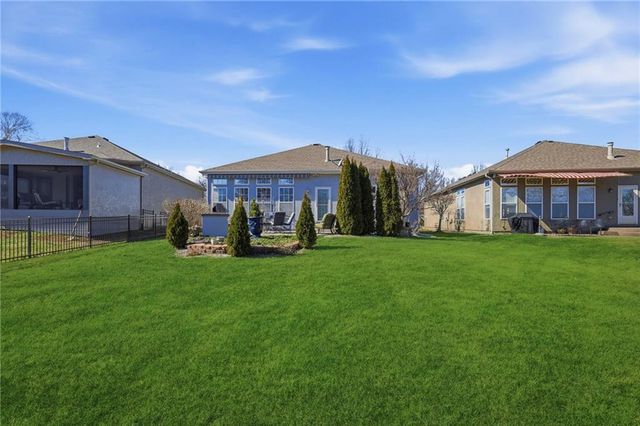 15707 Marty Lane, Overland Park, KS 66223