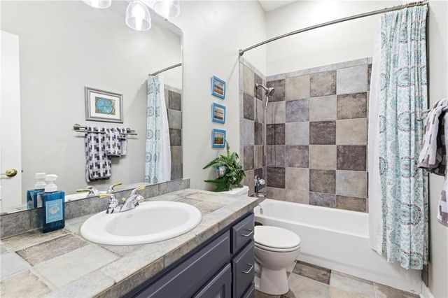 15707 Marty Lane, Overland Park, KS 66223