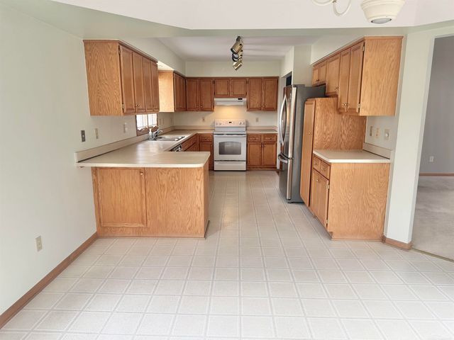 48401 Valley Forge Dr Drive, Macomb, MI 48044