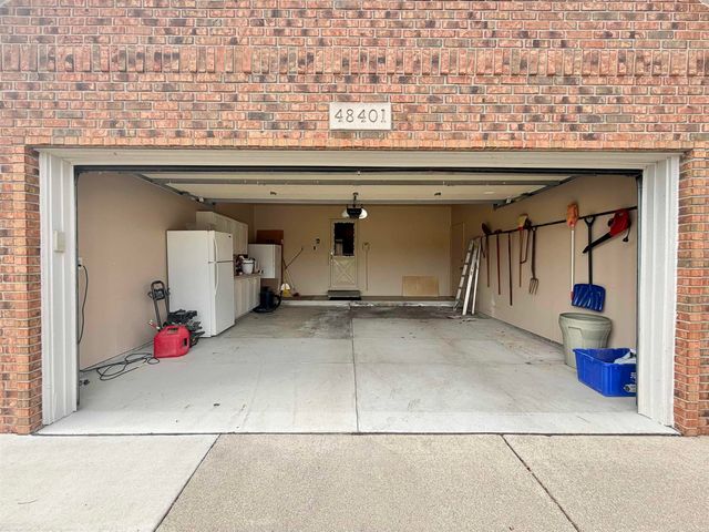 48401 Valley Forge Dr Drive, Macomb, MI 48044