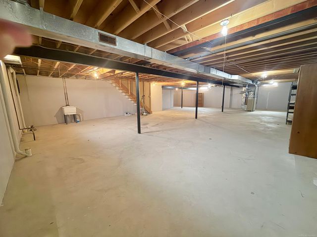 48401 Valley Forge Dr Drive, Macomb, MI 48044